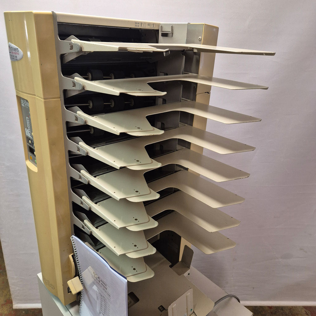 Used / Pre-owned Duplo DC8-A3 Collator
