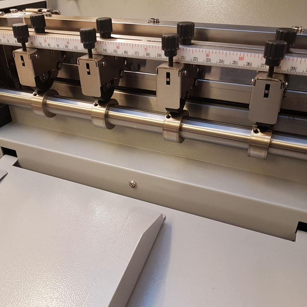 Magnum MC-35A Creaser / Perforator with Air Feed